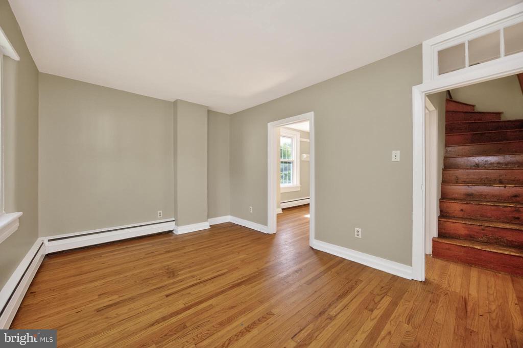 486 W STREET ROAD
