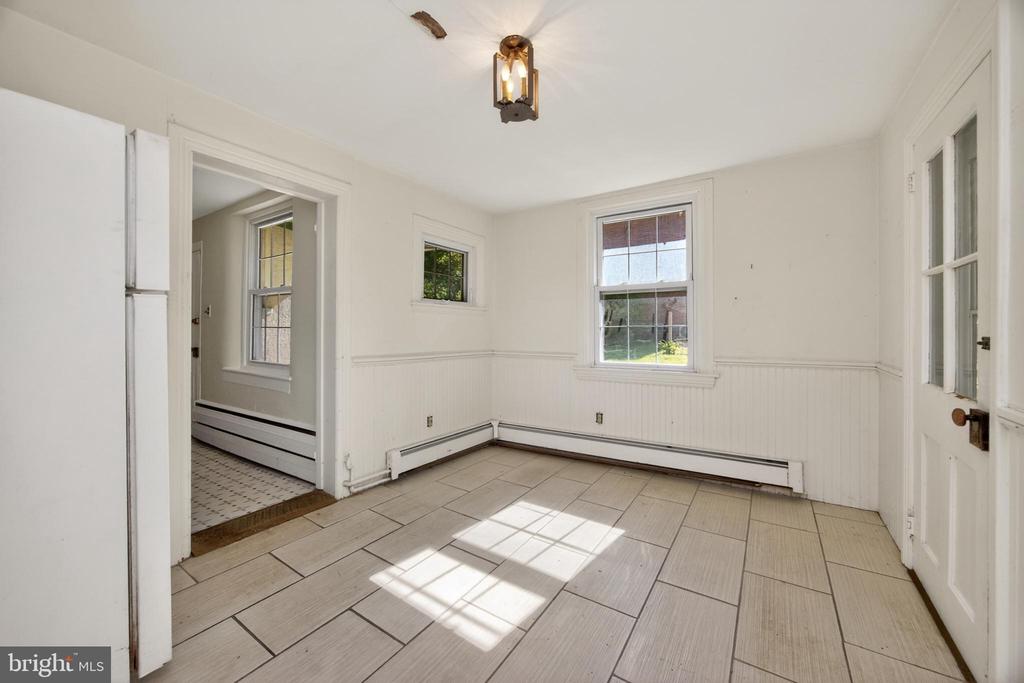 486 W STREET ROAD