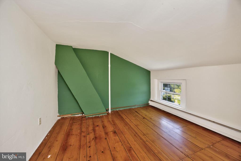 486 W STREET ROAD