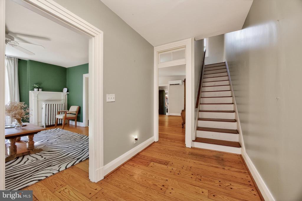 486 W STREET ROAD