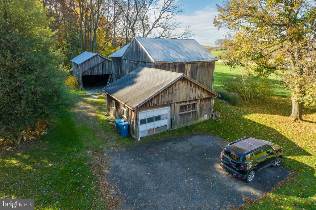 486 W STREET ROAD