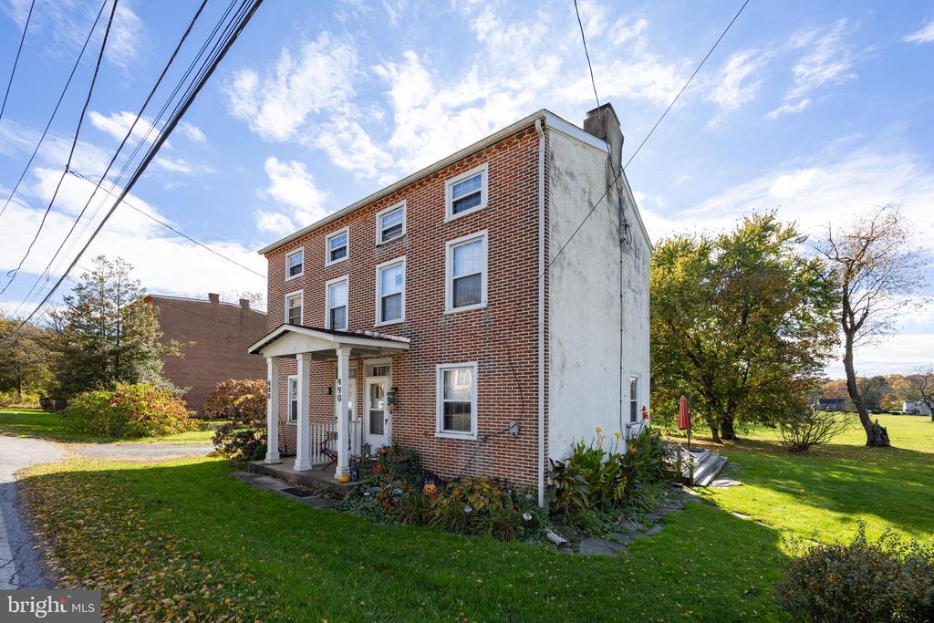 486 W STREET ROAD