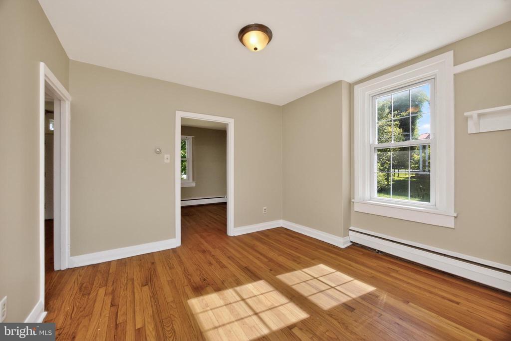486 W STREET ROAD