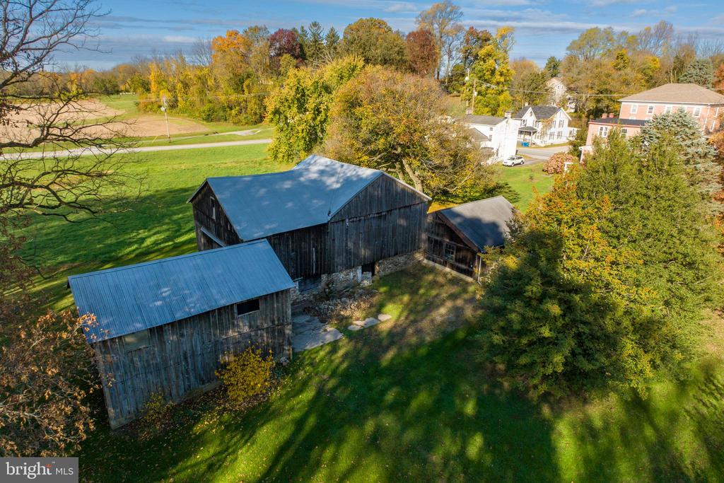 486 W STREET ROAD