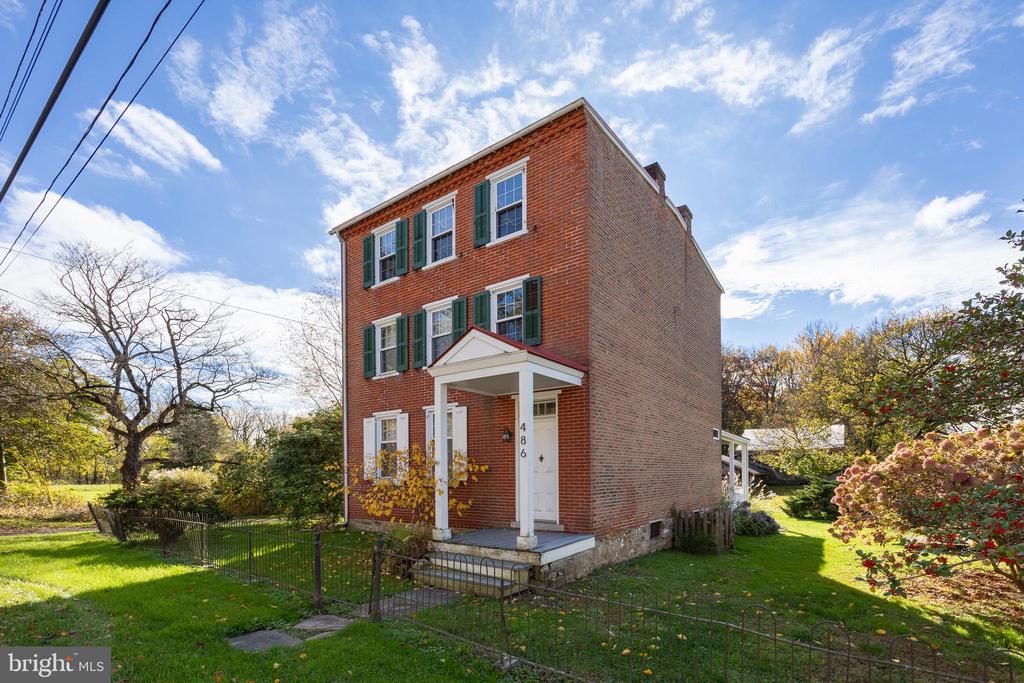 486 W STREET ROAD