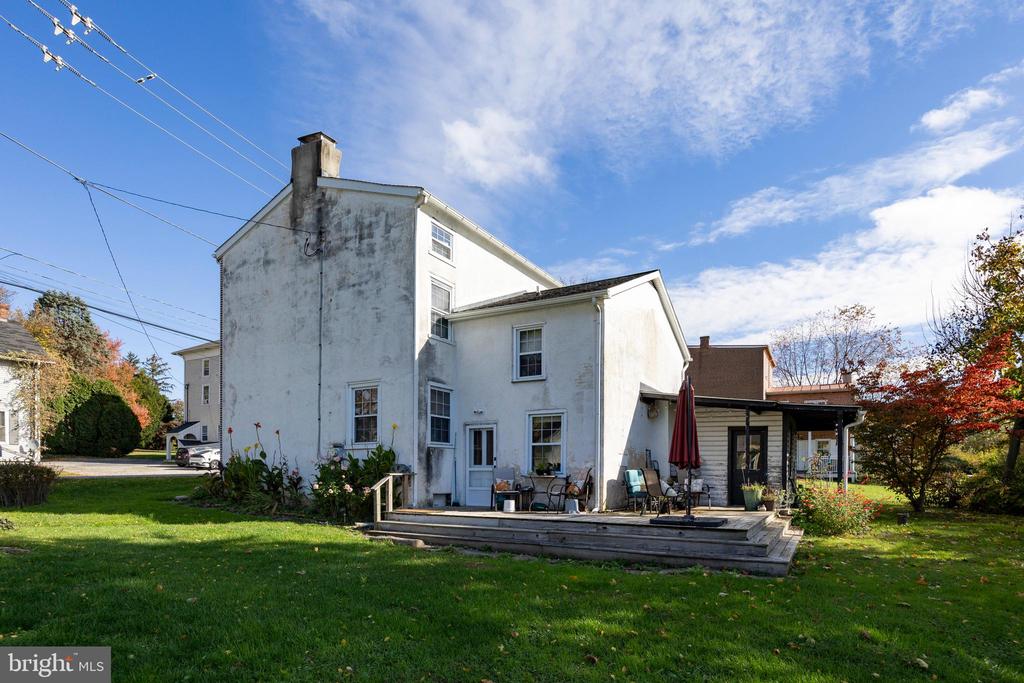 486 W STREET ROAD