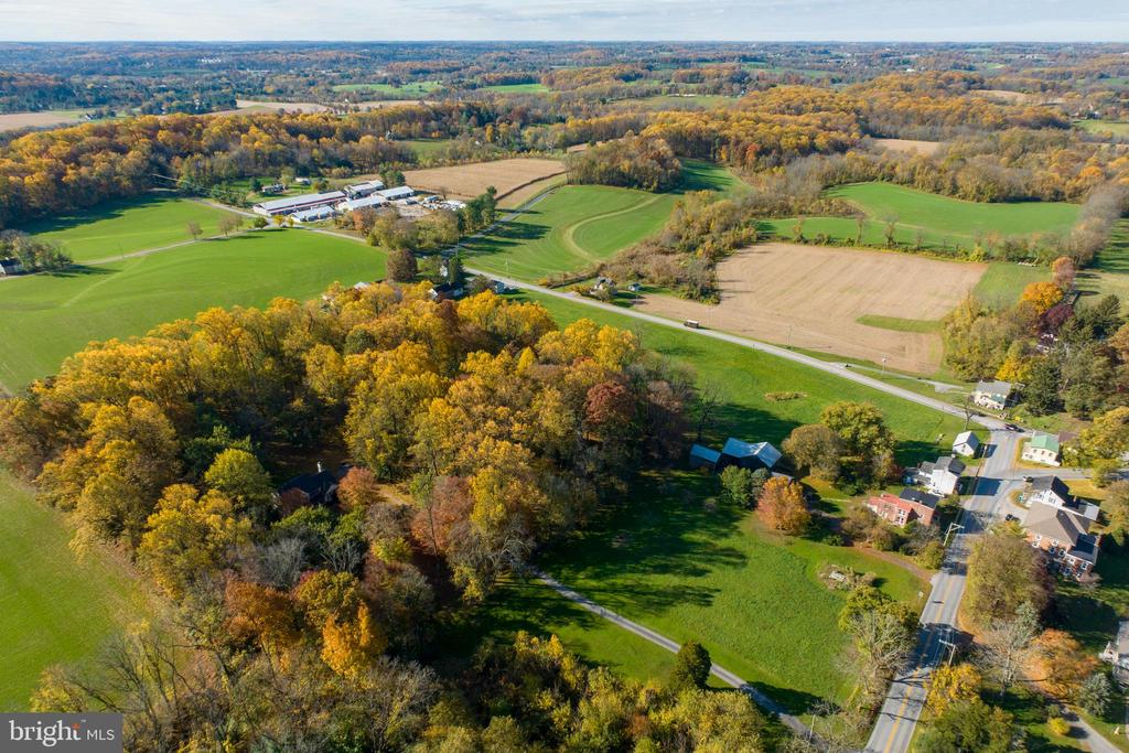 486 W STREET ROAD