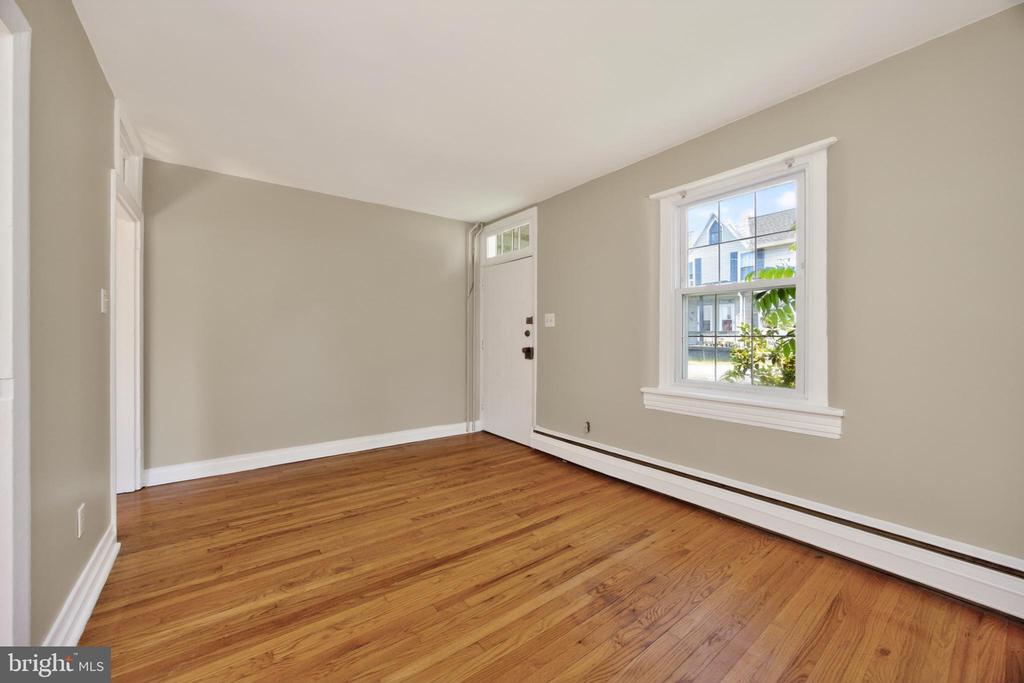 486 W STREET ROAD