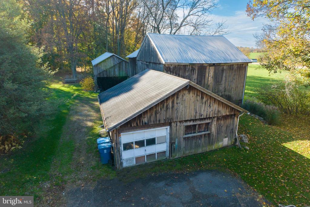 486 W STREET ROAD