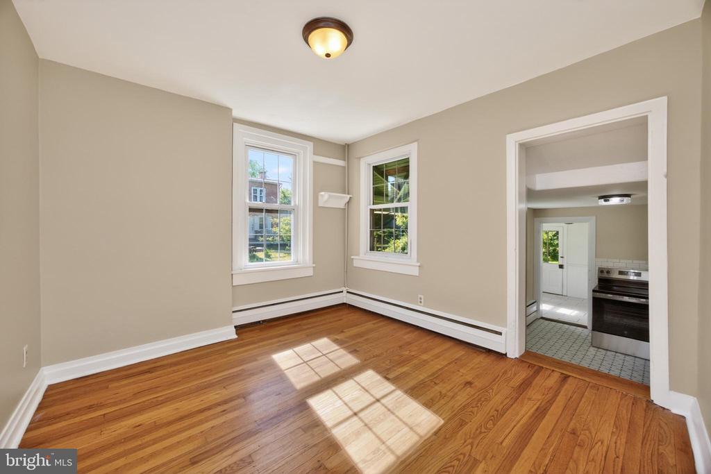 486 W STREET ROAD