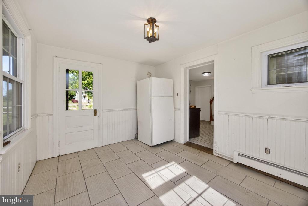 486 W STREET ROAD