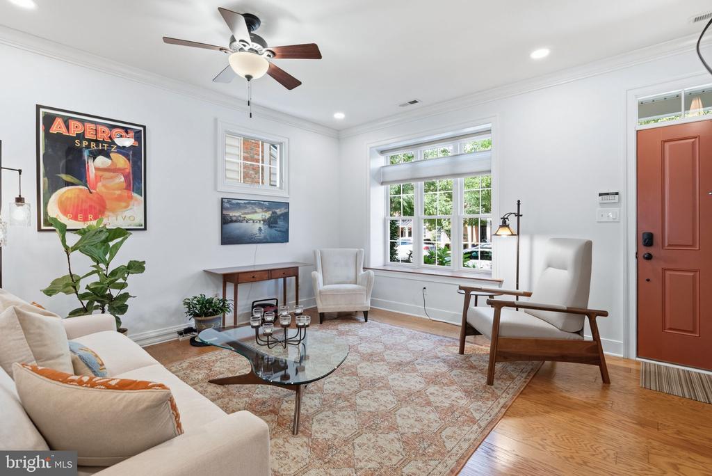604 MAGNOLIA COURT