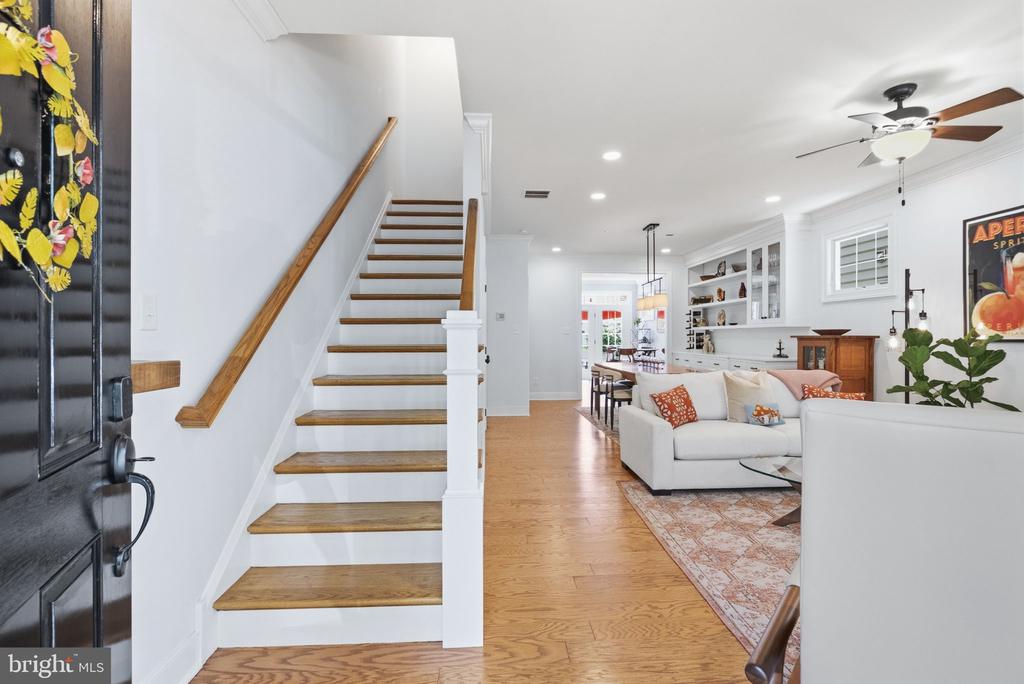604 MAGNOLIA COURT