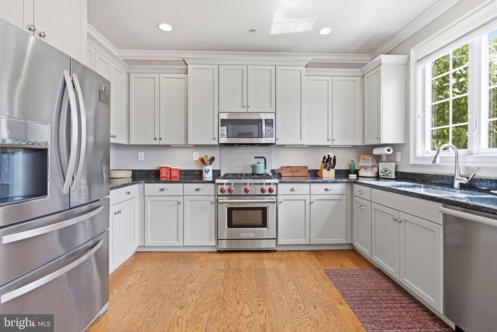 604 MAGNOLIA COURT