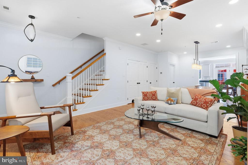 604 MAGNOLIA COURT