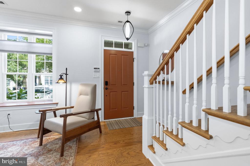 604 MAGNOLIA COURT