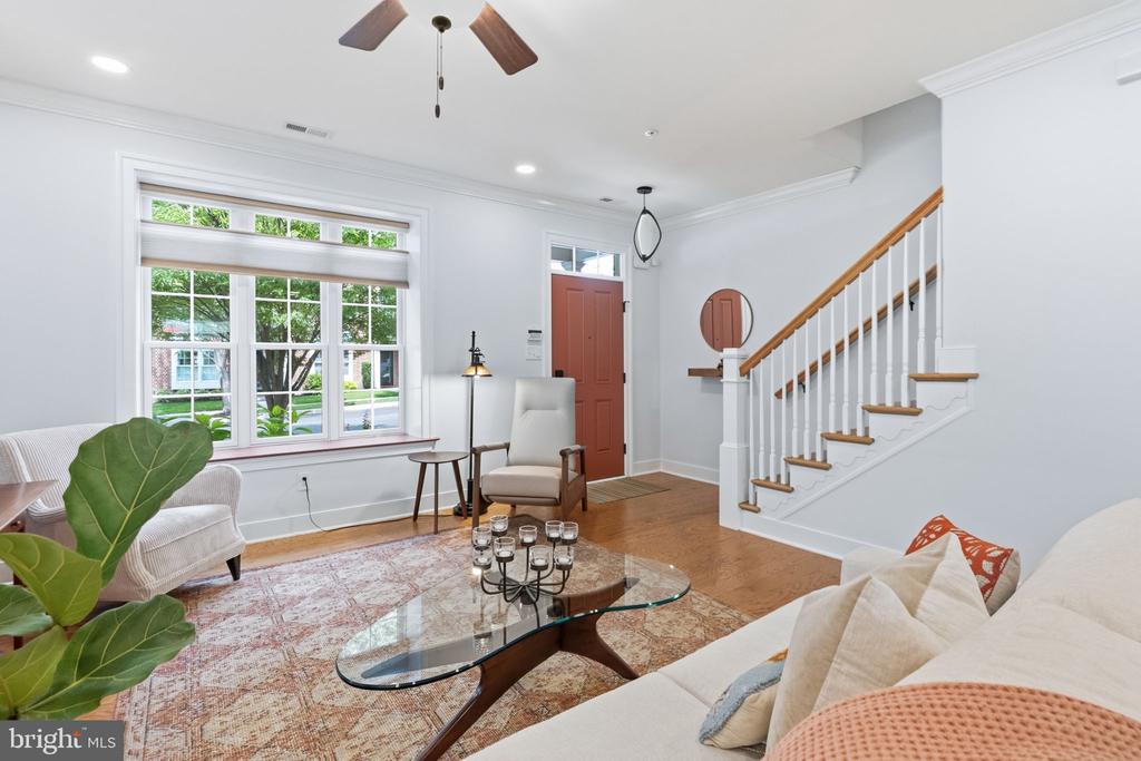 604 MAGNOLIA COURT