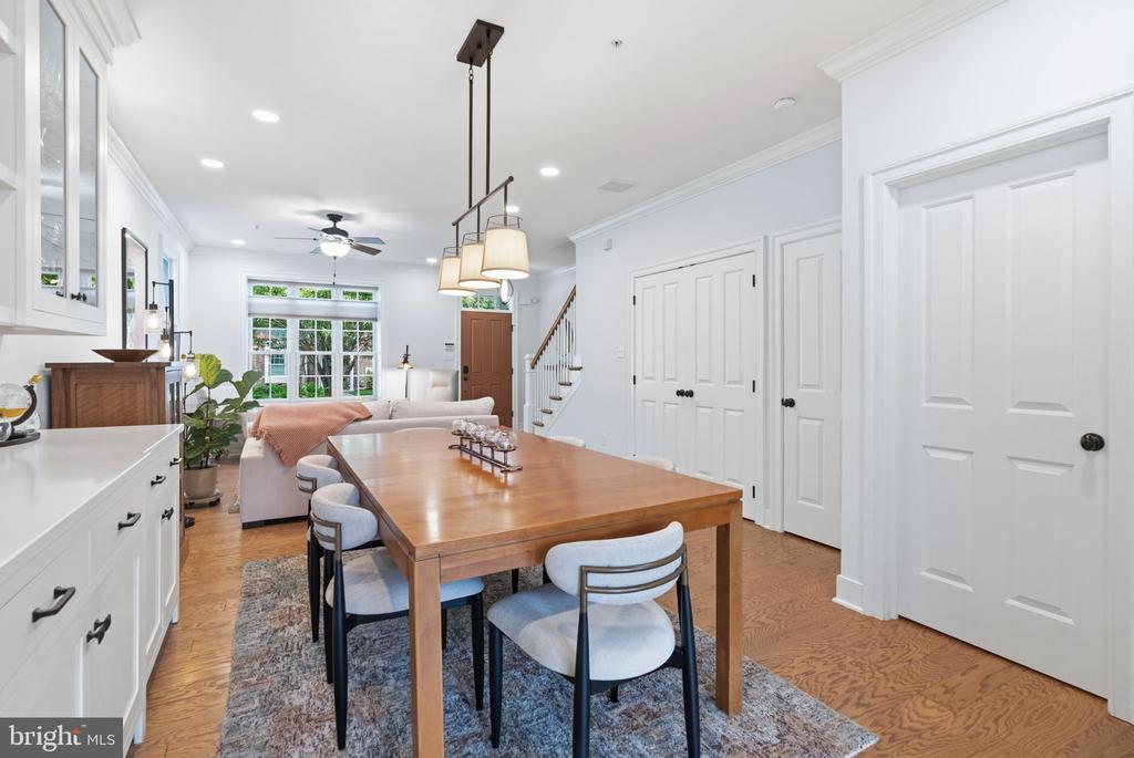 604 MAGNOLIA COURT