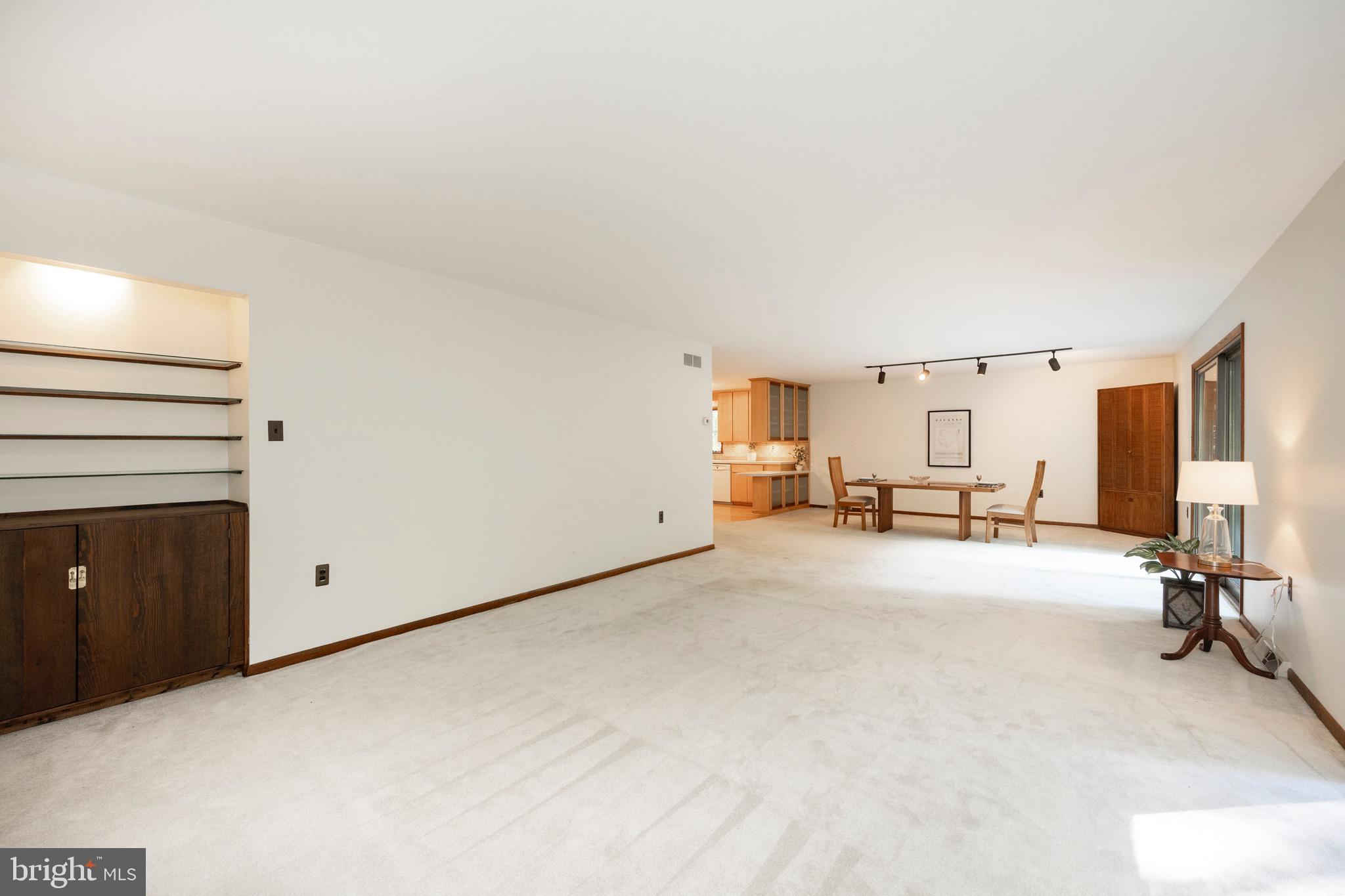 33 RINGFIELD ROAD Unit: 33