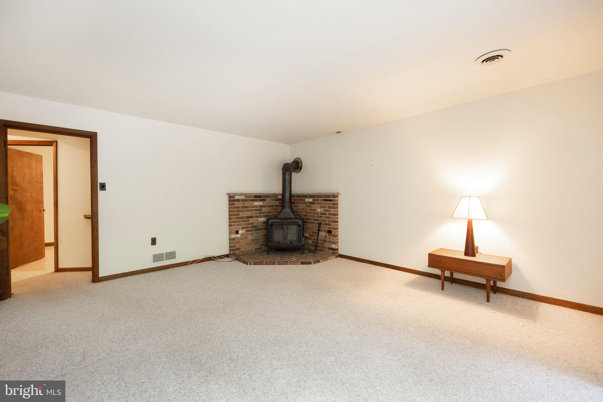 33 RINGFIELD ROAD Unit: 33