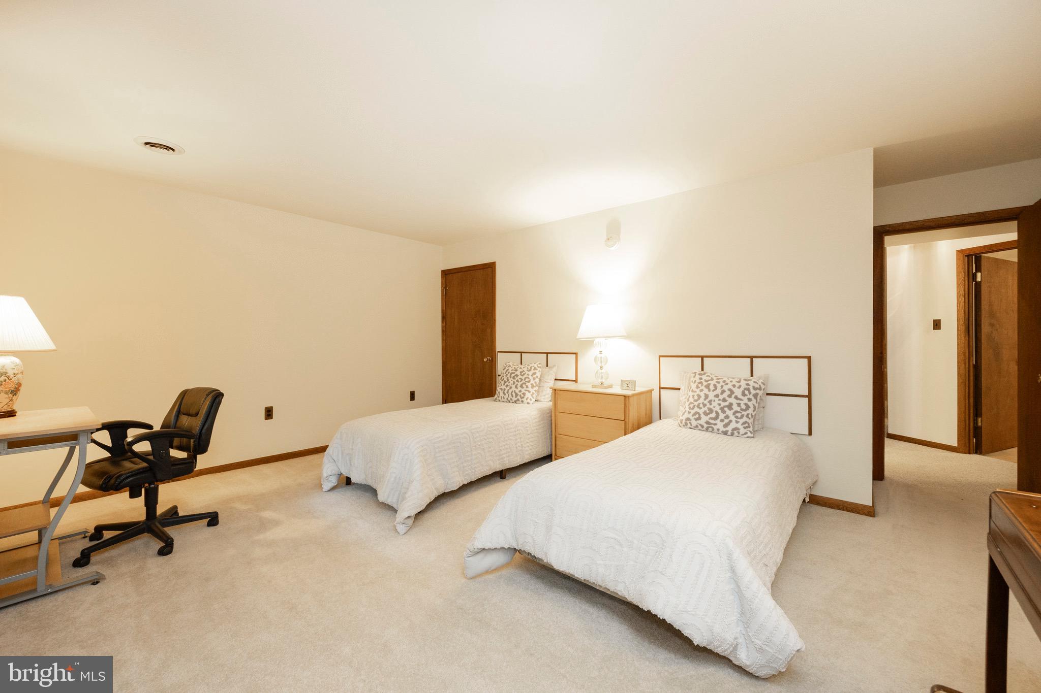 33 RINGFIELD ROAD Unit: 33