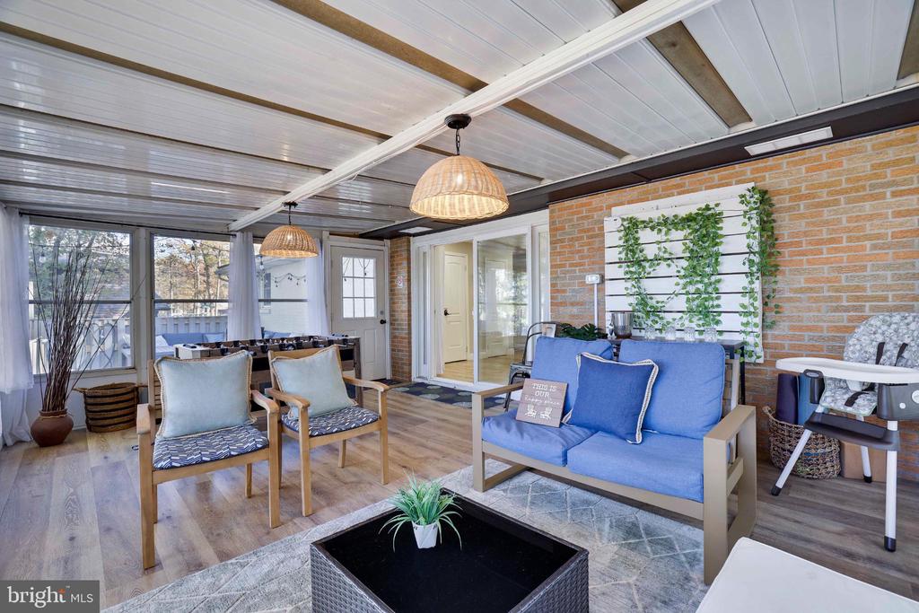 5160 HUMMINGBIRD DRIVE