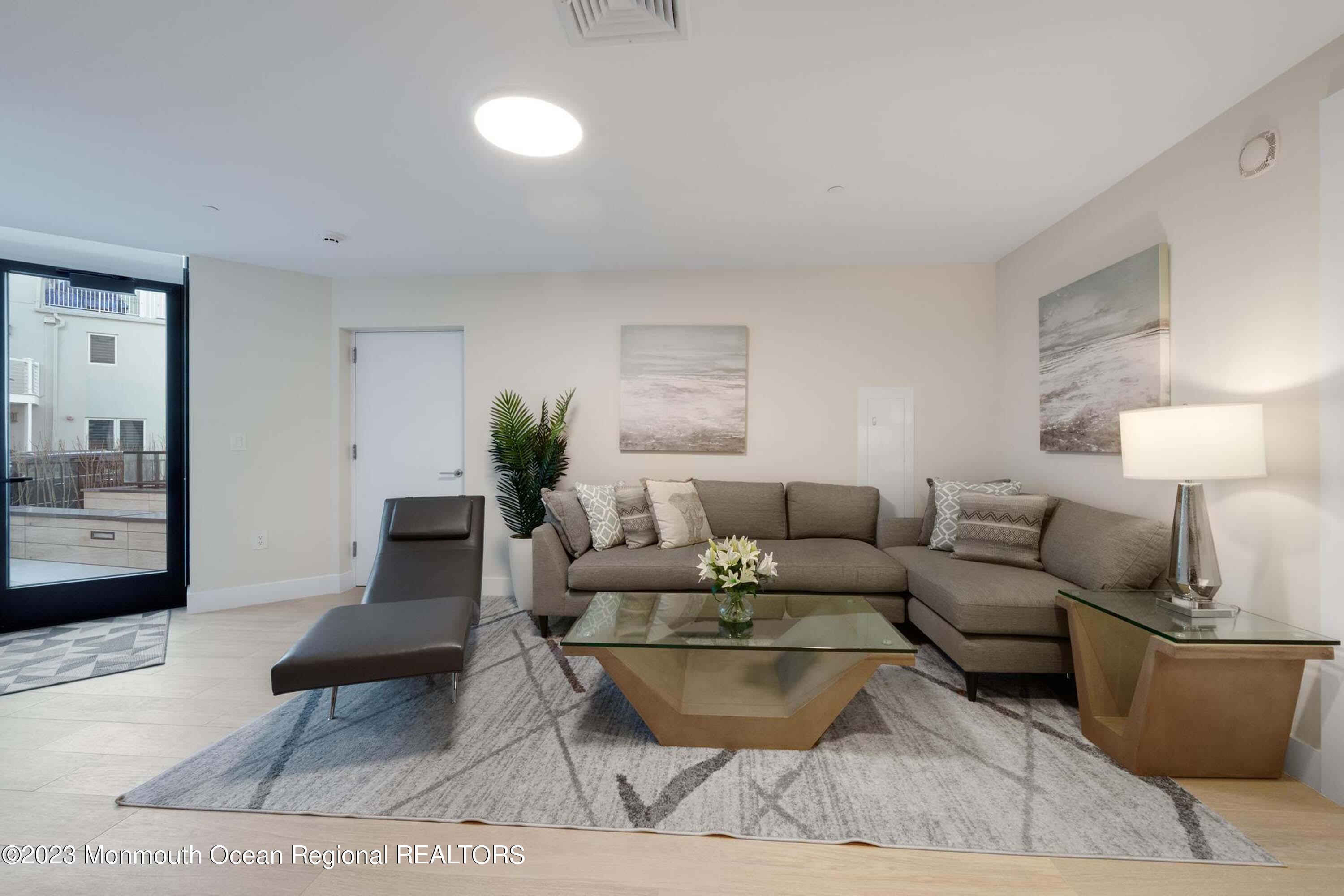 350 Ocean Avenue, 207