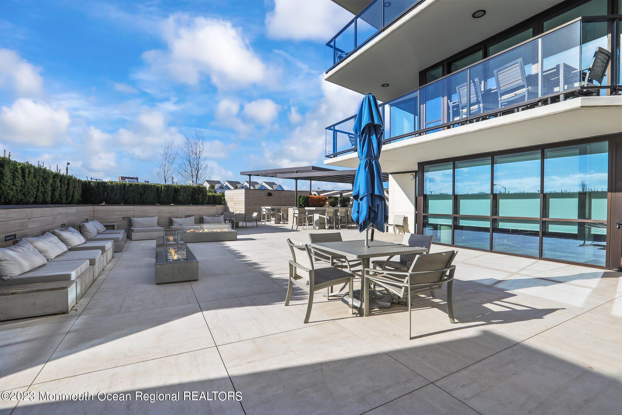 350 Ocean Avenue, 507