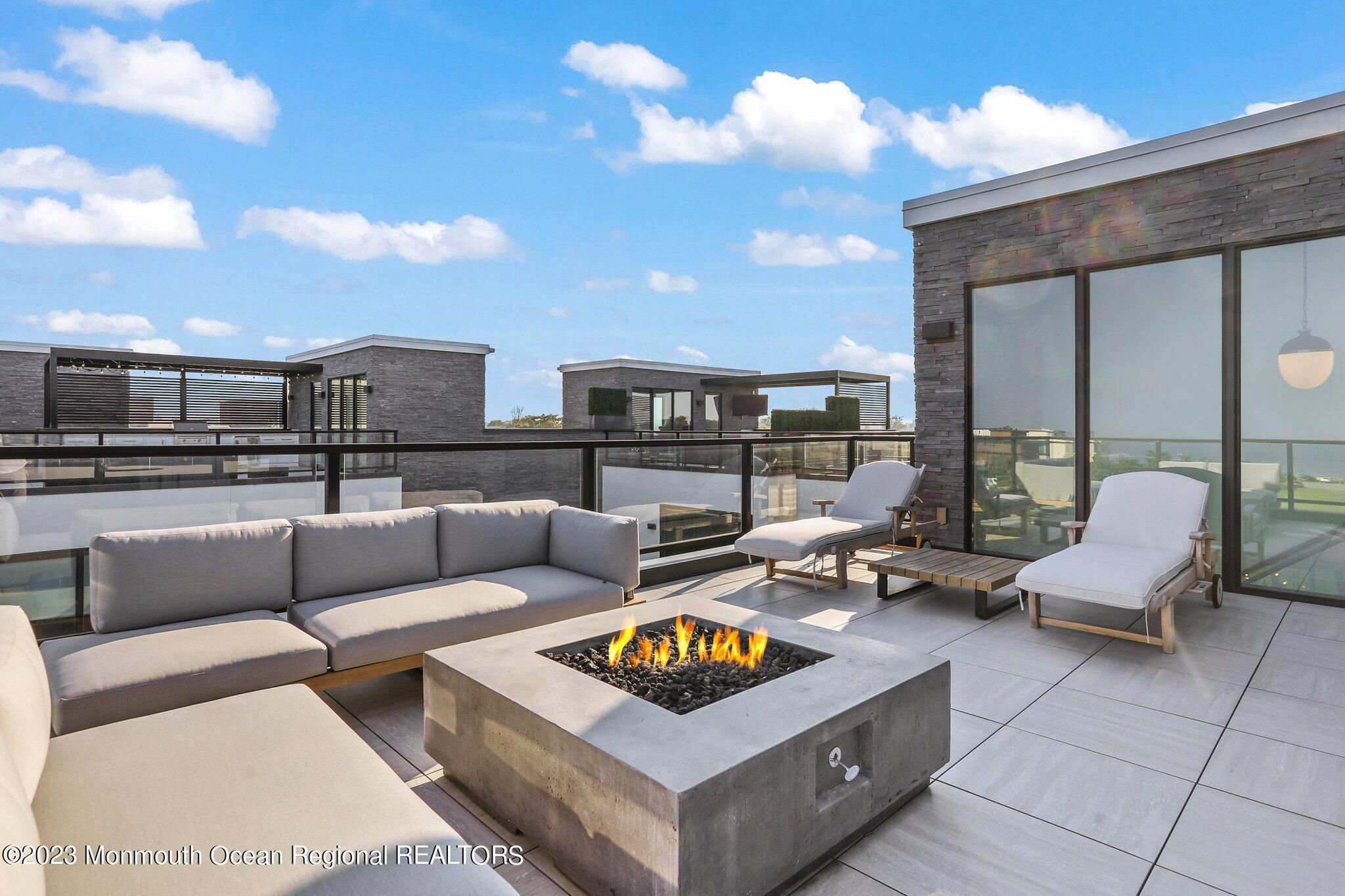 200 Ocean Avenue, 10