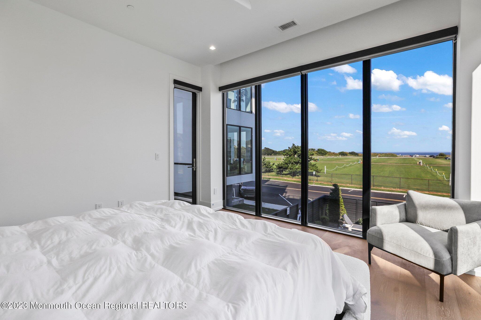 200 Ocean Avenue, 10