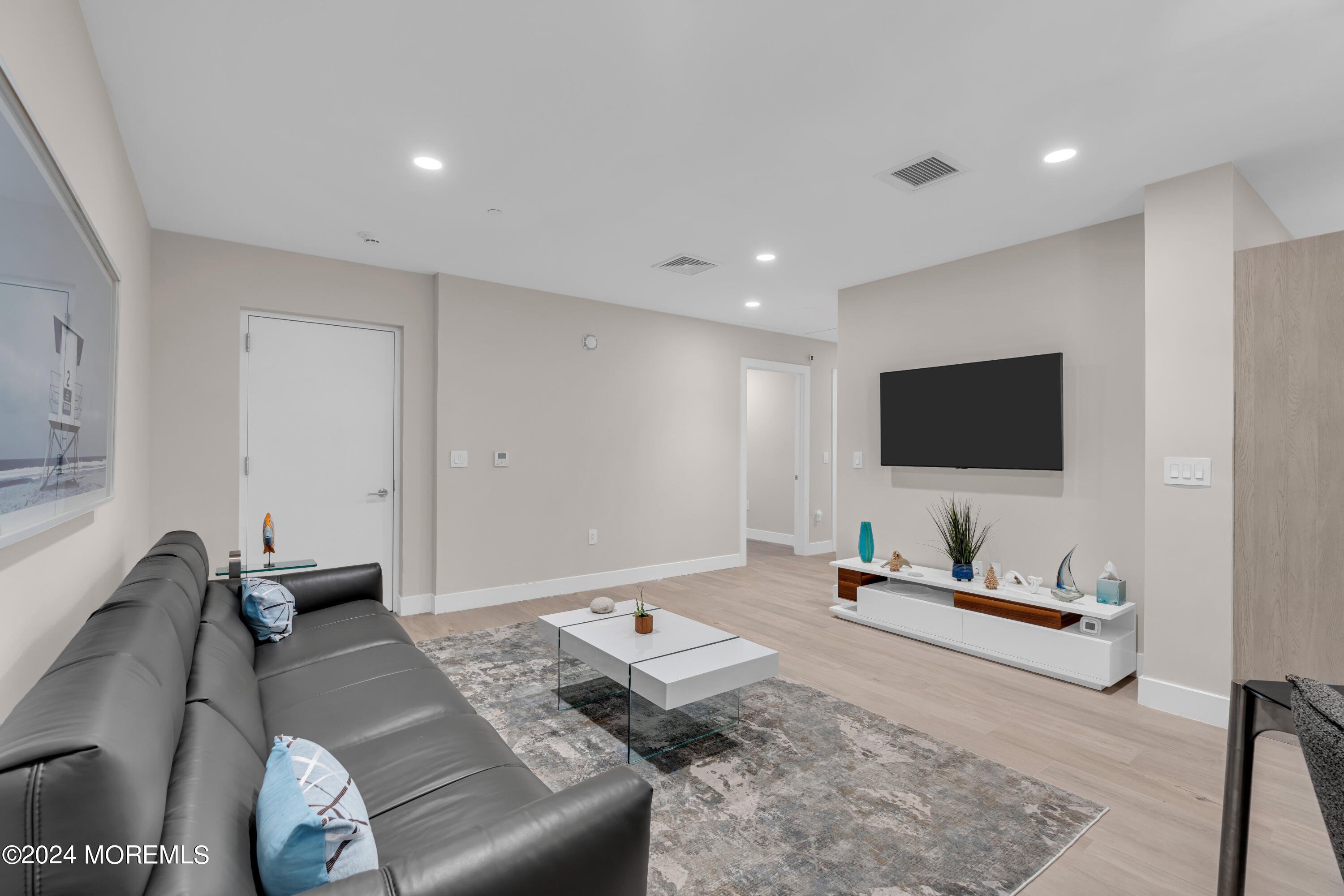 350 Ocean Avenue, 307