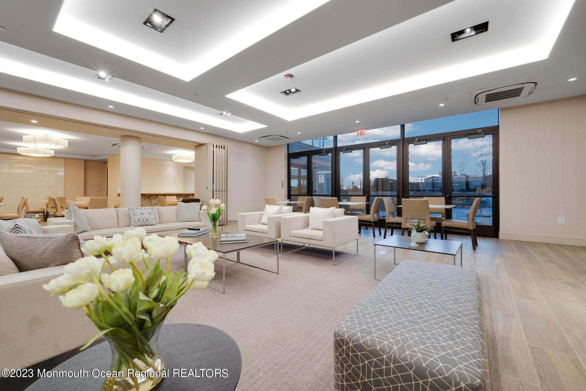 350 Ocean Avenue, 307