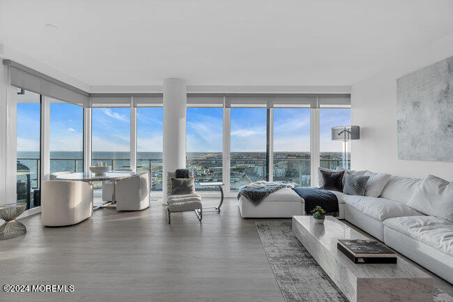 1101 Ocean Avenue, 1405