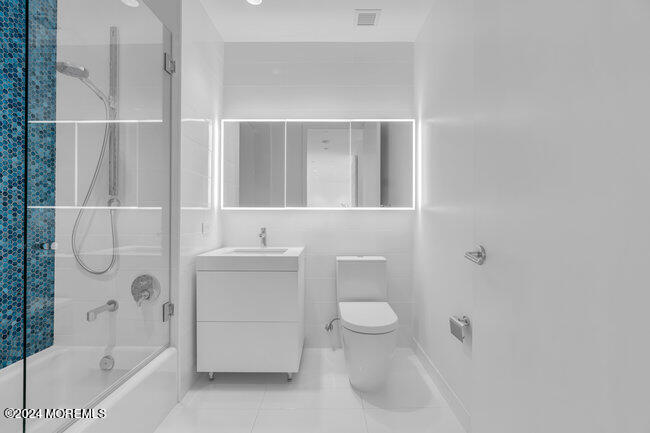 1101 Ocean Avenue, 1405