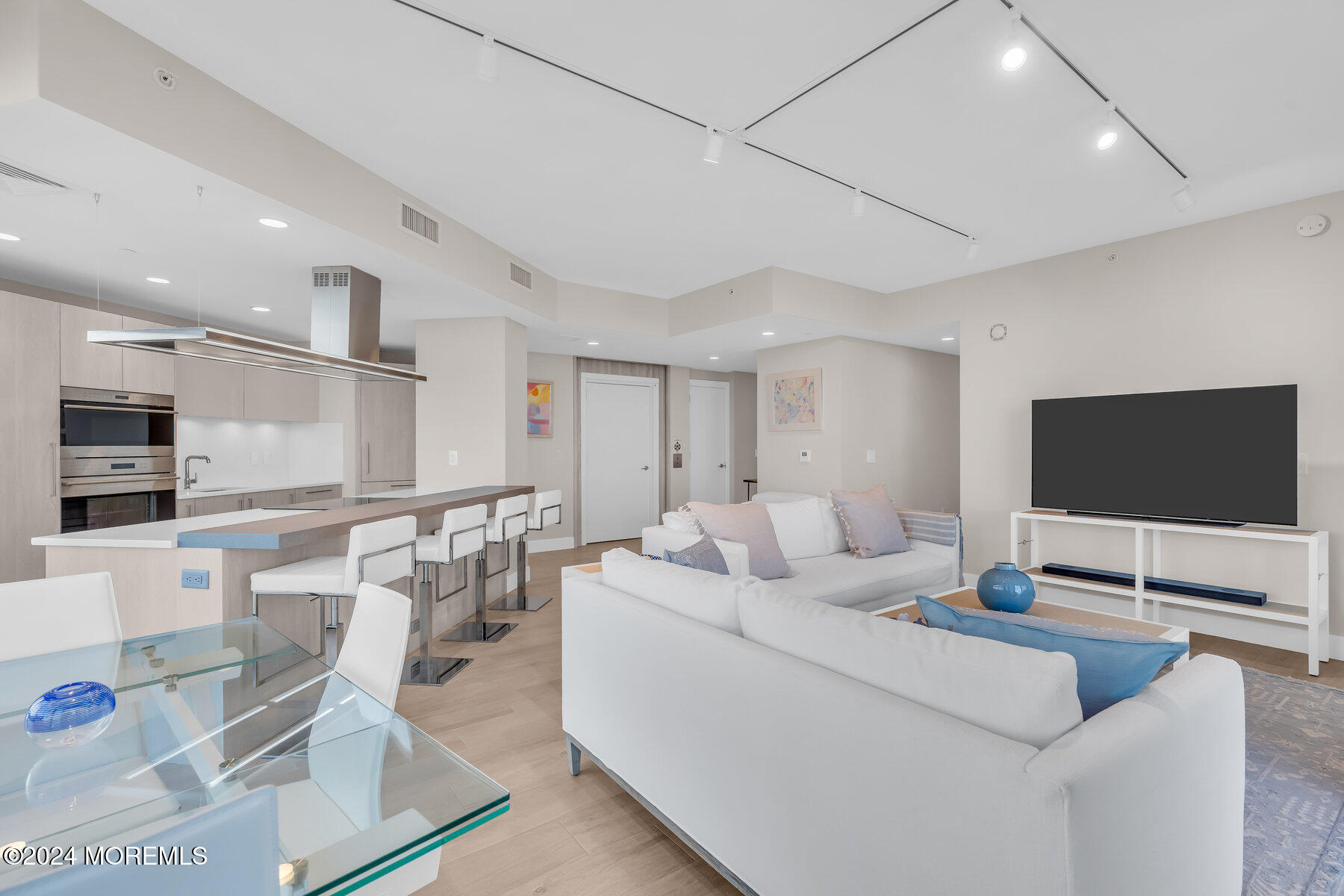 350 Ocean Avenue, 208