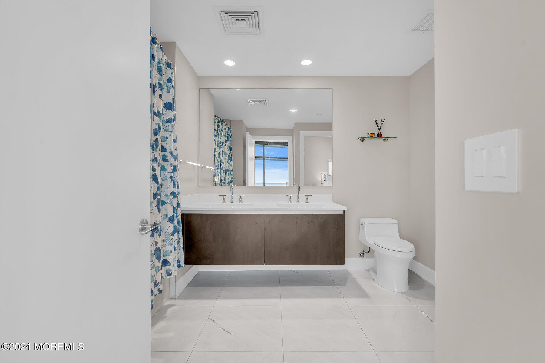 350 Ocean Avenue, 208