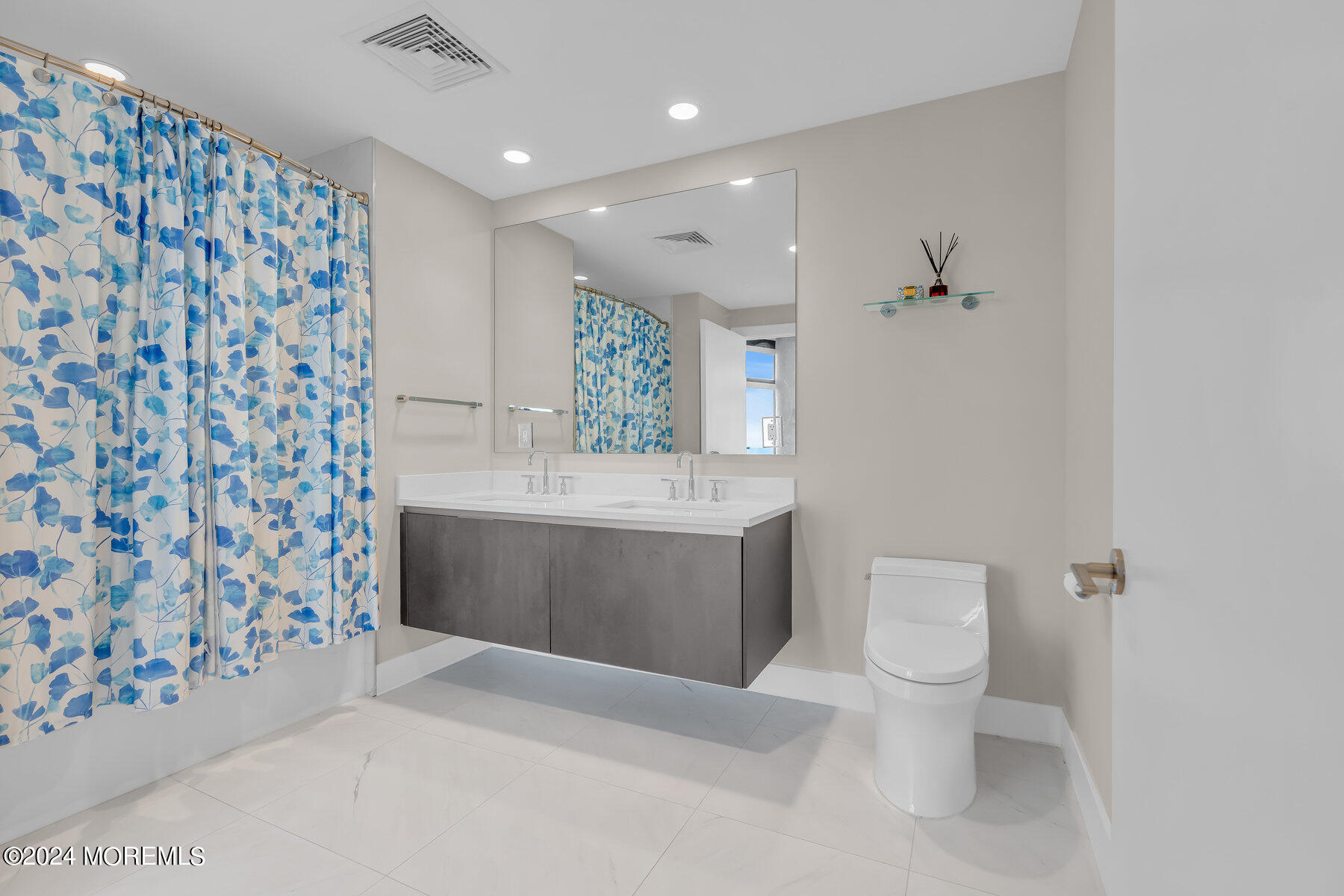 350 Ocean Avenue, 208