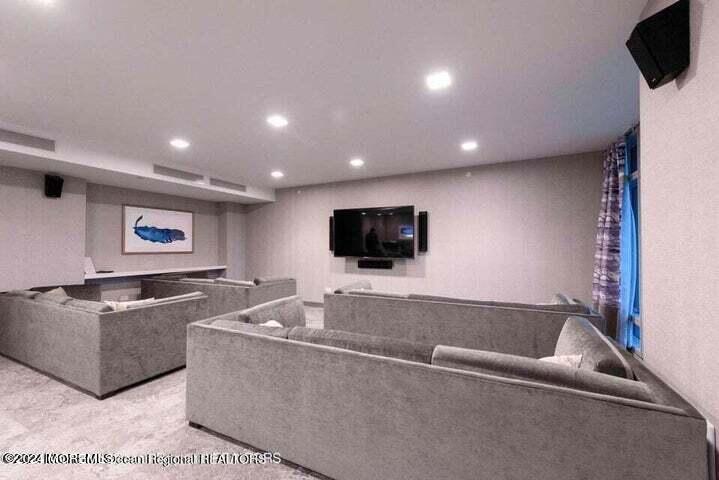 15 Morris Avenue 301