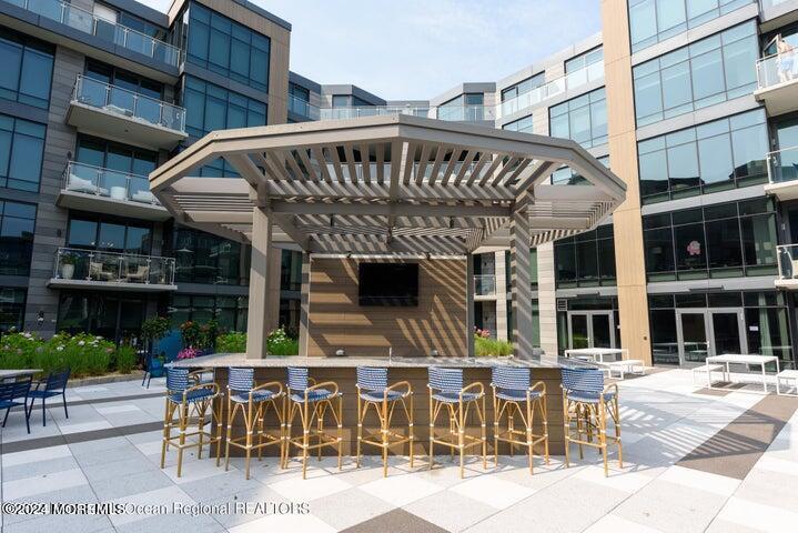 15 Morris Avenue 301