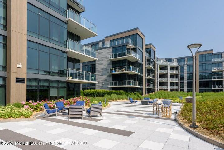 15 Morris Avenue 301