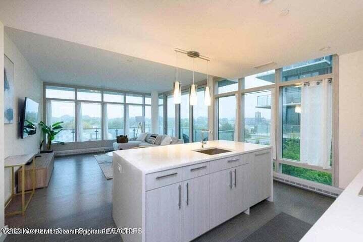 15 Morris Avenue 301