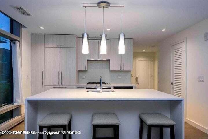 15 Morris Avenue 301