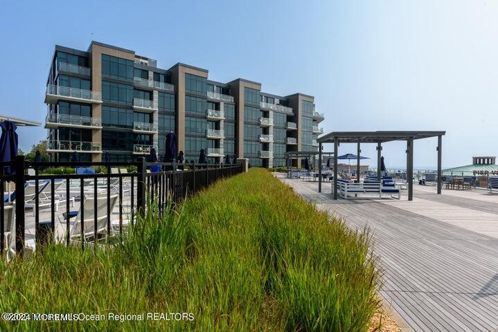 15 Morris Avenue 301