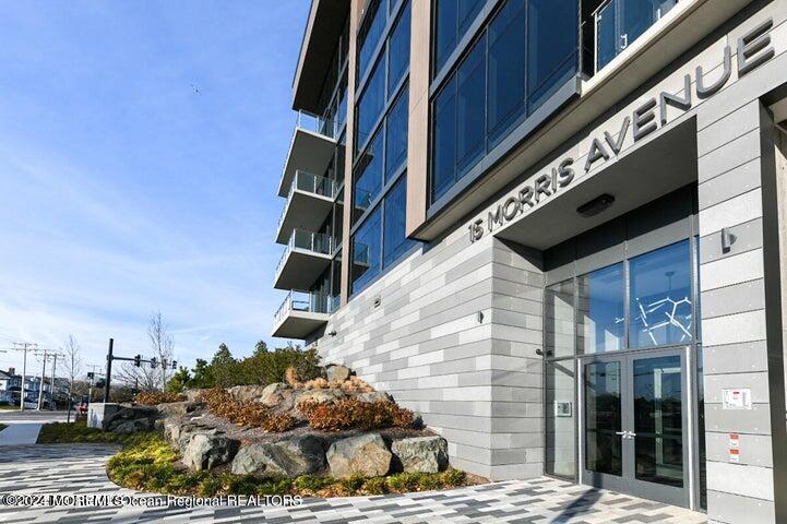 15 Morris Avenue 301