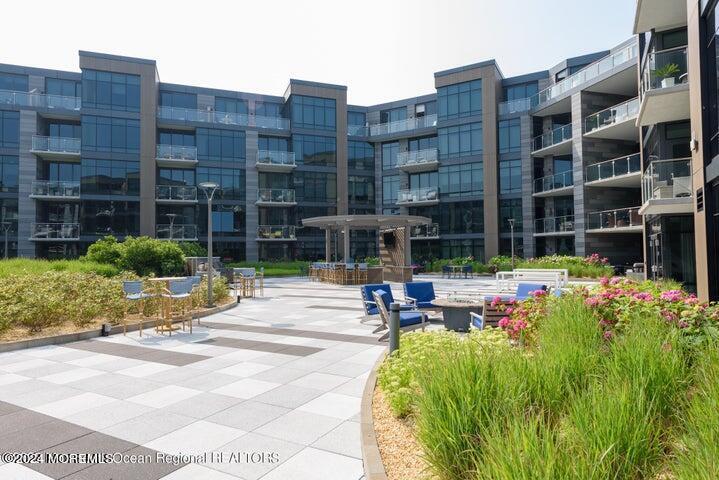 15 Morris Avenue 301