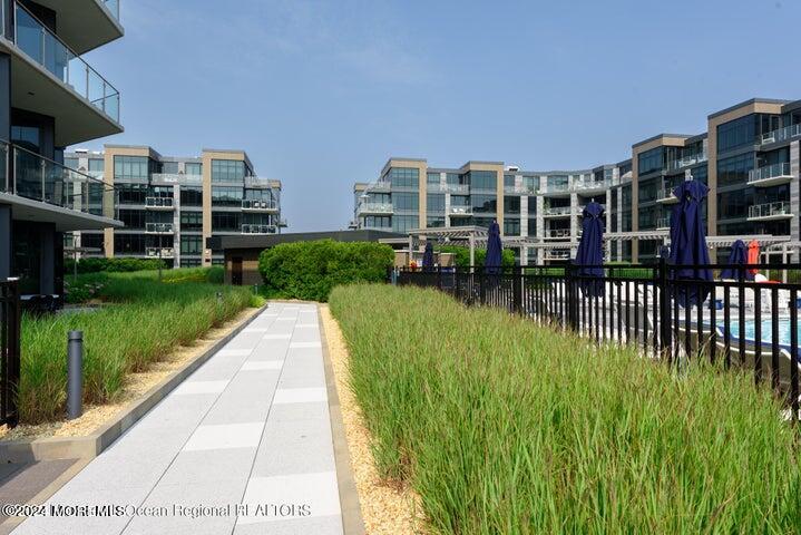 15 Morris Avenue 301