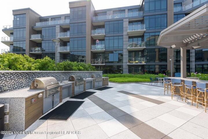 15 Morris Avenue 301