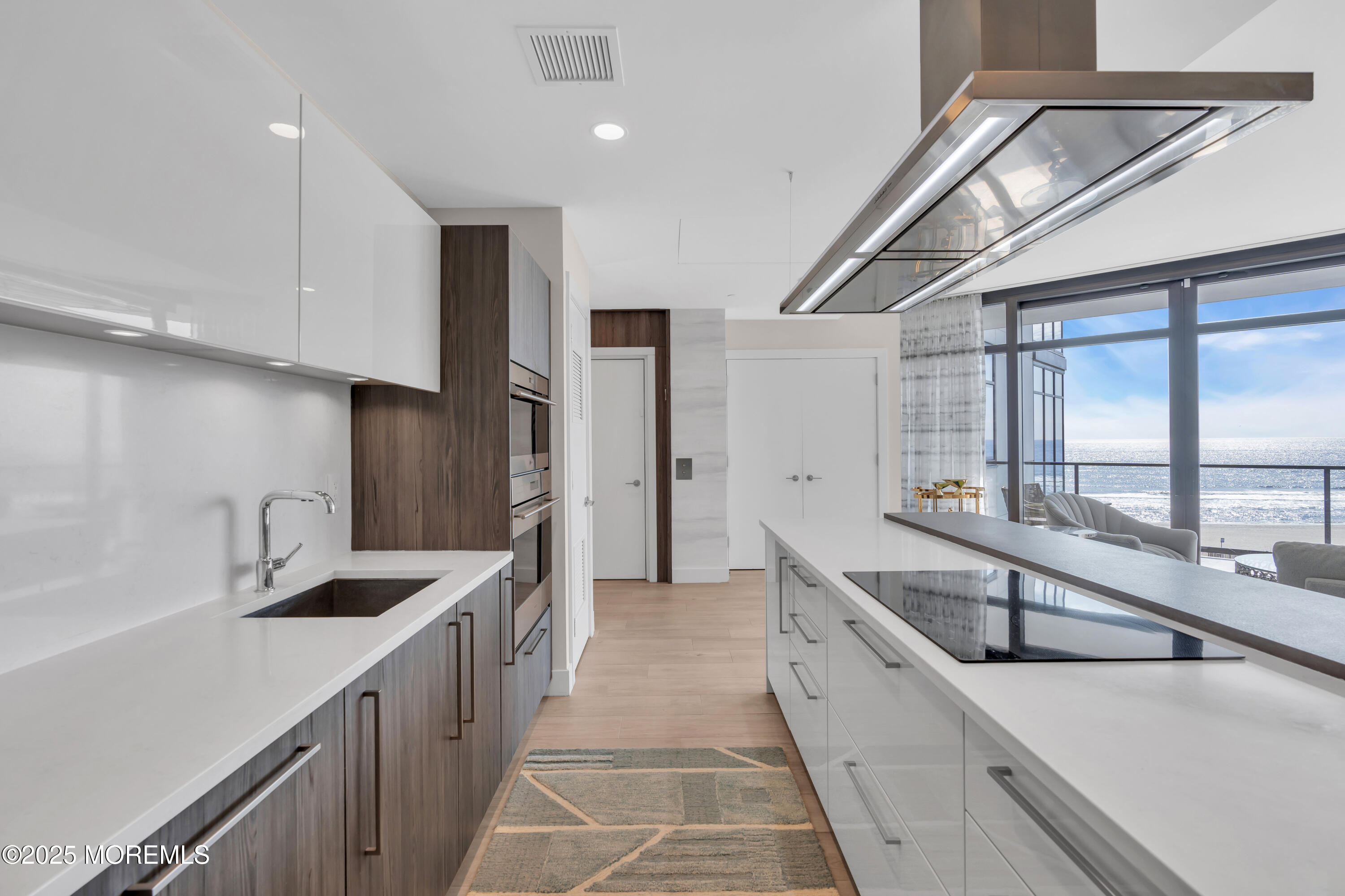 350 Ocean Avenue, 405