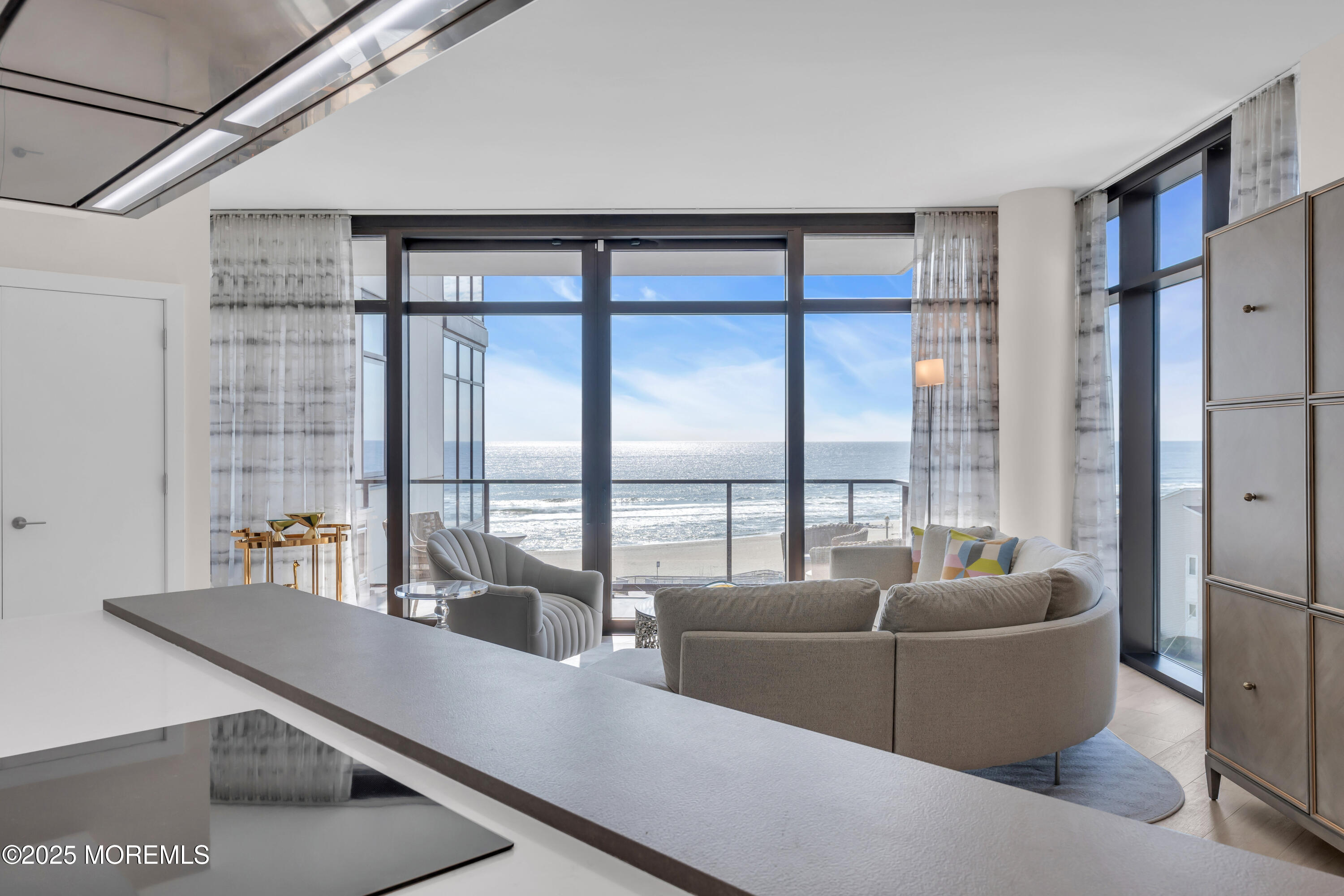 350 Ocean Avenue, 405