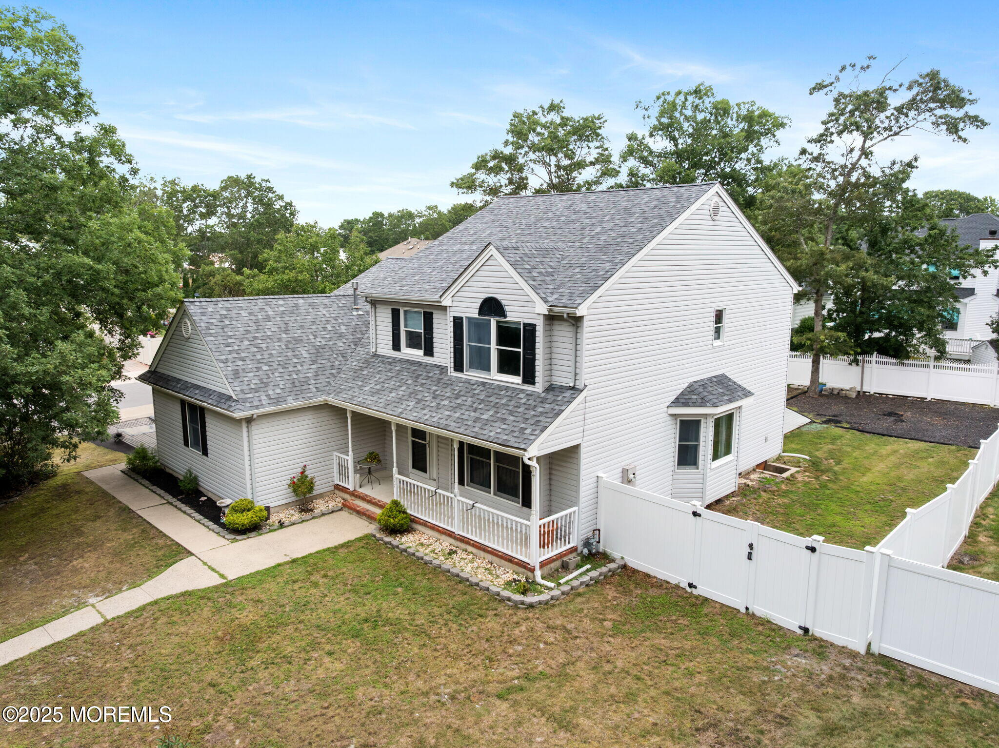 217 Lazy Oak Lane